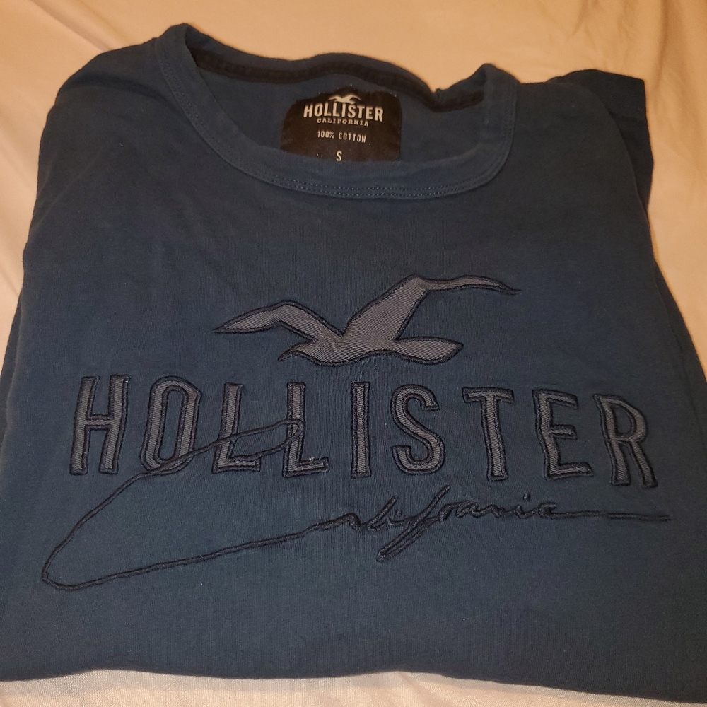 Hollister Blue Graphic T-Shirt